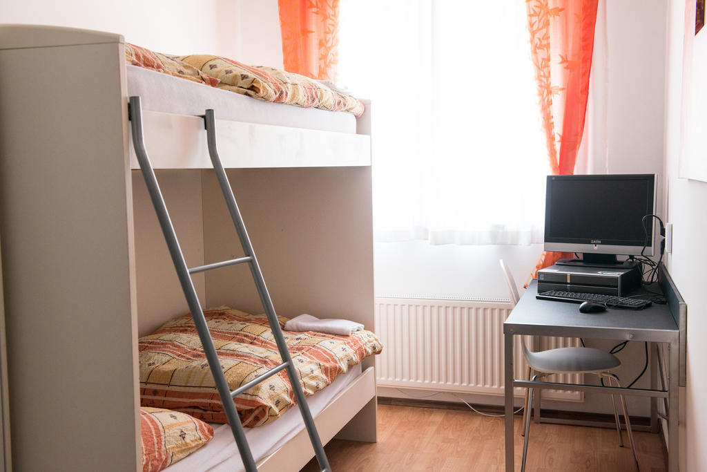 Hostel M Maribor Szoba fotó